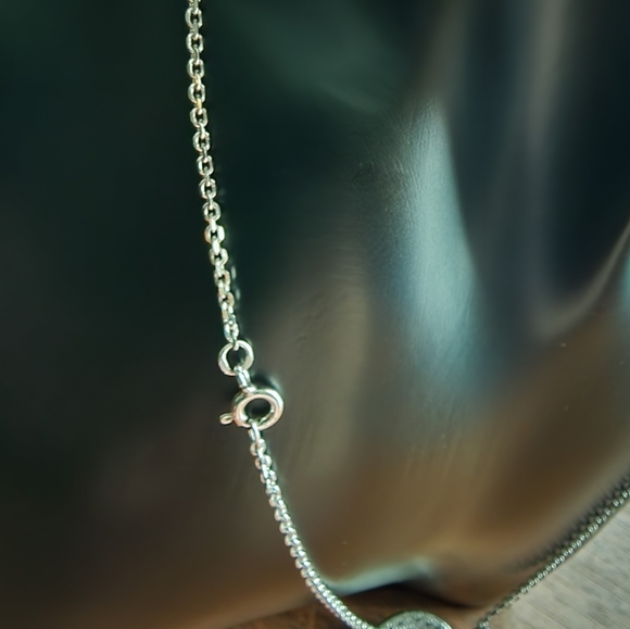 Stunning sterling silver with ruby accent pendant - Picture 6 of 13